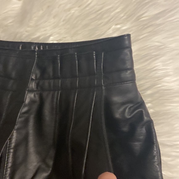 TOFFS High waisted 100% leather pants size 6M inseam 30” waist 26” flat - Picture 10 of 12